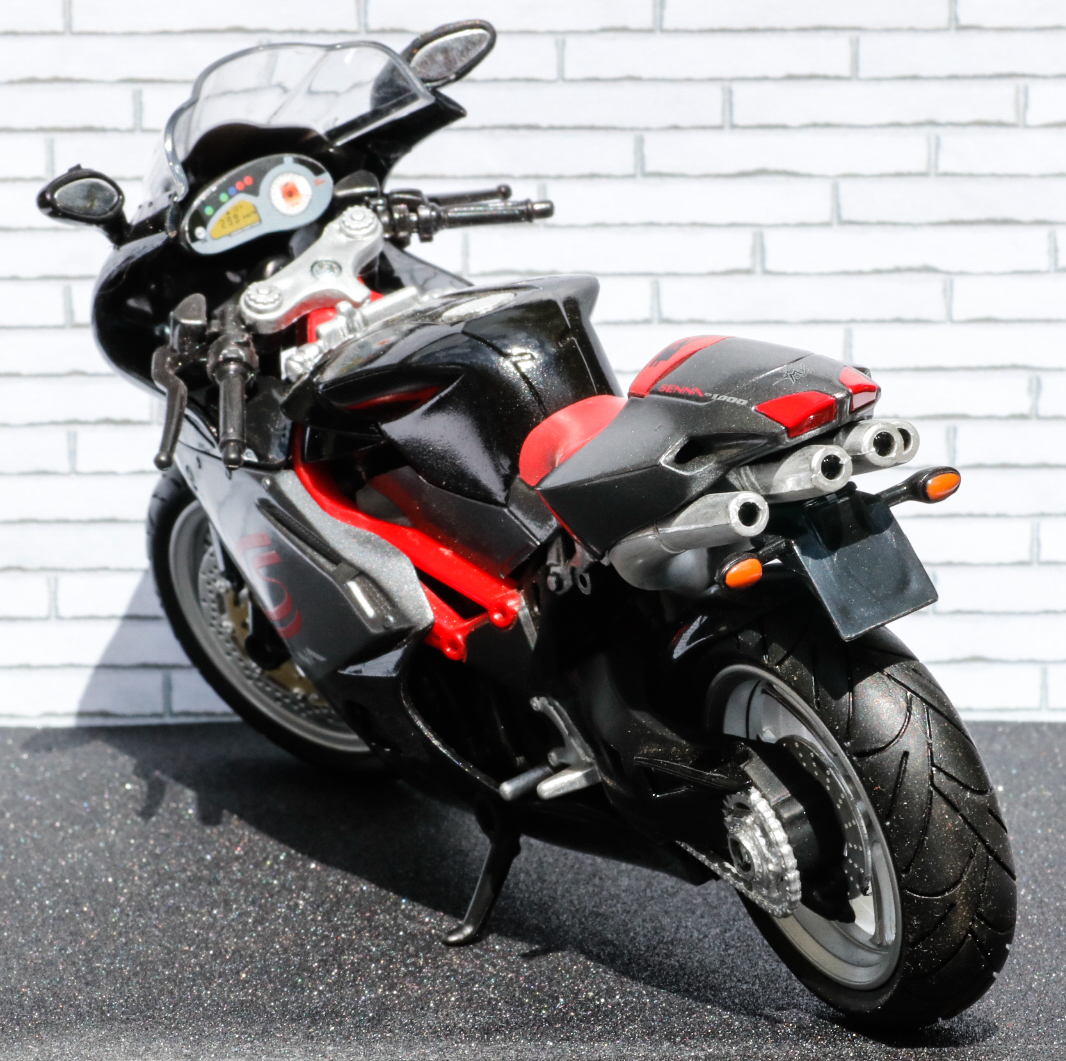 New Ray 1-12 MV Agusta F4 Senna